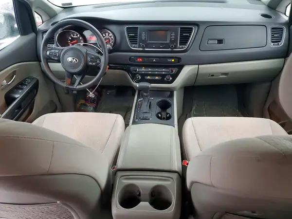 KNDMB5C12J6397397 2018 KIA SEDONA - Image 8