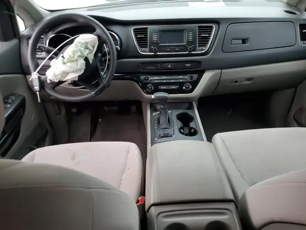 KNDMB5C12J6398534 2018 KIA SEDONA - Image 8