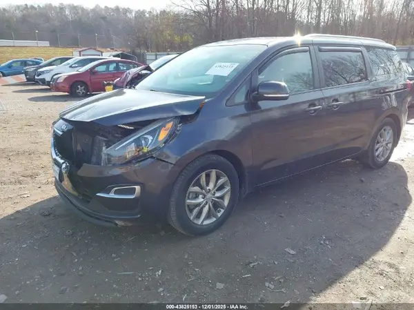 KNDMB5C12K6506149 2019 KIA SEDONA - Image 2