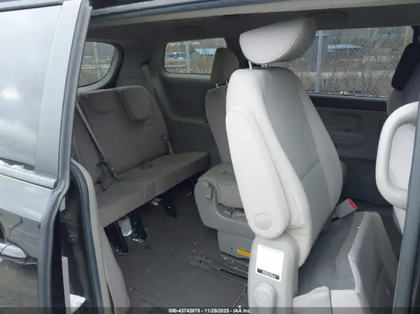 KNDMB5C12K6548613 2019 KIA SEDONA - Image 8