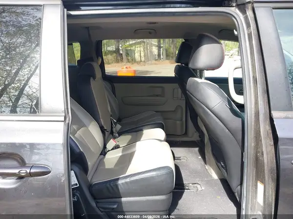 KNDMB5C12K6556632 2019 KIA SEDONA - Image 8