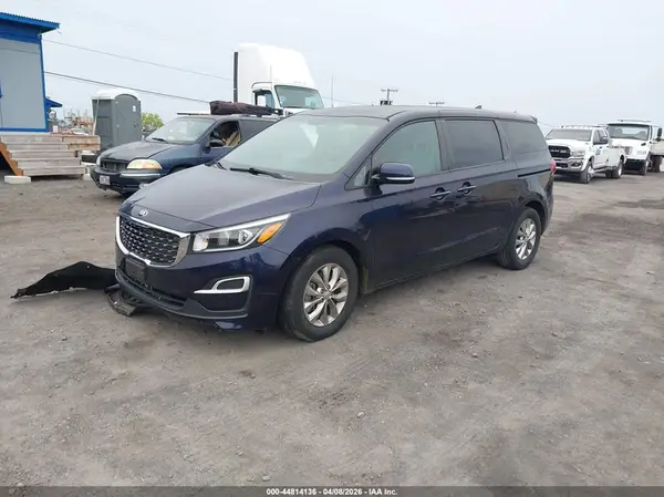 KNDMB5C12L6658160 2020 KIA SEDONA - Image 2