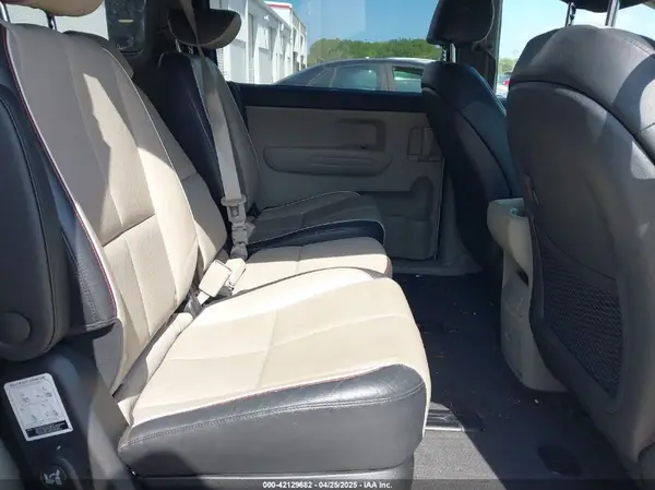 KNDMB5C12M6661917 2021 KIA SEDONA - Image 8