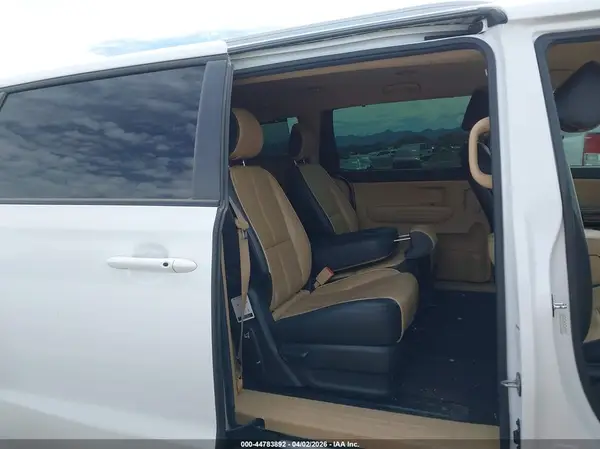 KNDMB5C12M6675235 2021 KIA SEDONA - Image 8