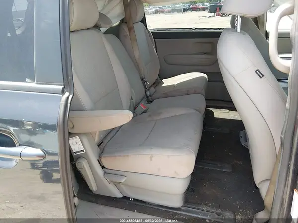 KNDMB5C13G6086635 2016 KIA SEDONA - Image 8