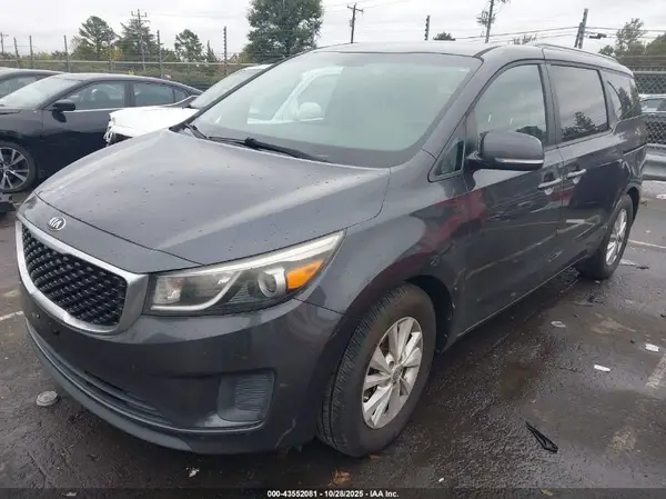 KNDMB5C13G6095416 2016 KIA SEDONA - Image 2