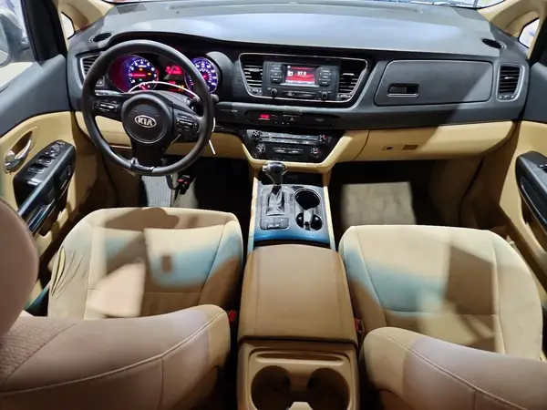 KNDMB5C13G6098414 2016 KIA SEDONA - Image 8
