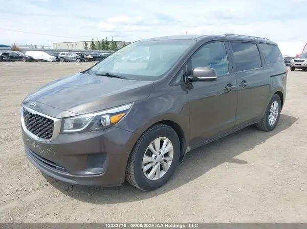 KNDMB5C13G6101845 2016 KIA SEDONA - Image 2