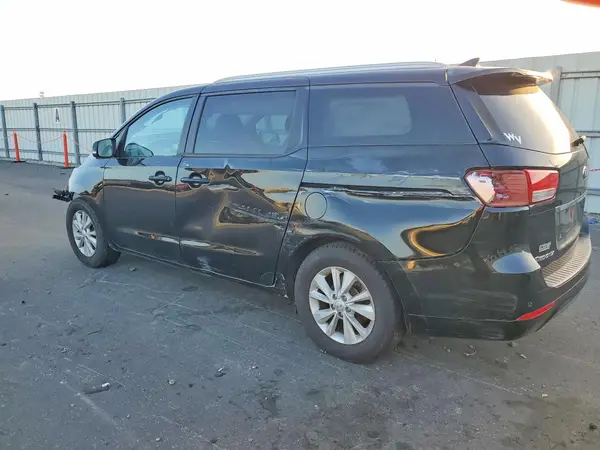 KNDMB5C13G6102347 2016 KIA SEDONA - Image 2