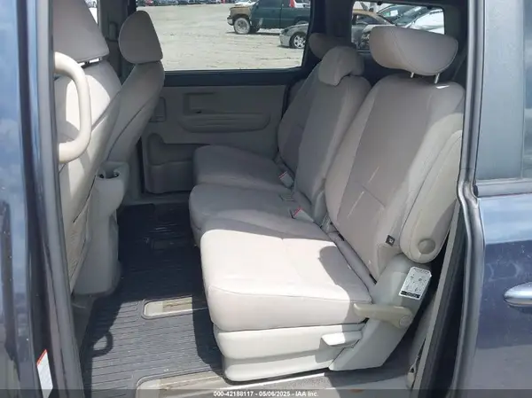 KNDMB5C13G6102882 2016 KIA SEDONA - Image 8