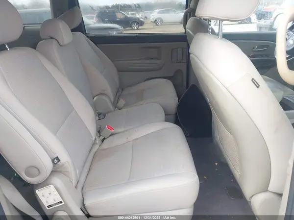 KNDMB5C13G6106981 2016 KIA SEDONA - Image 8