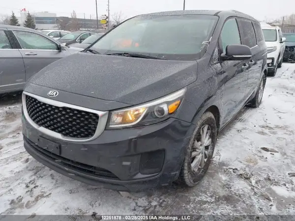 KNDMB5C13G6110237 2016 KIA SEDONA - Image 2