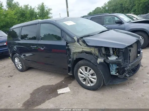 KNDMB5C13G6119486 2016 KIA SEDONA - Image 1