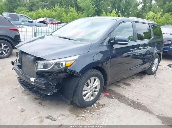 KNDMB5C13G6119486 2016 KIA SEDONA - Image 2
