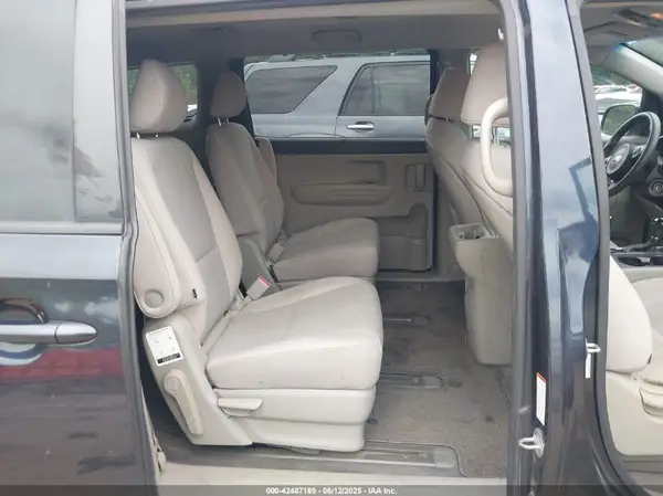 KNDMB5C13G6119486 2016 KIA SEDONA - Image 8