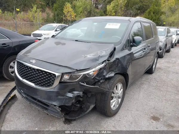 KNDMB5C13G6136658 2016 KIA SEDONA - Image 2