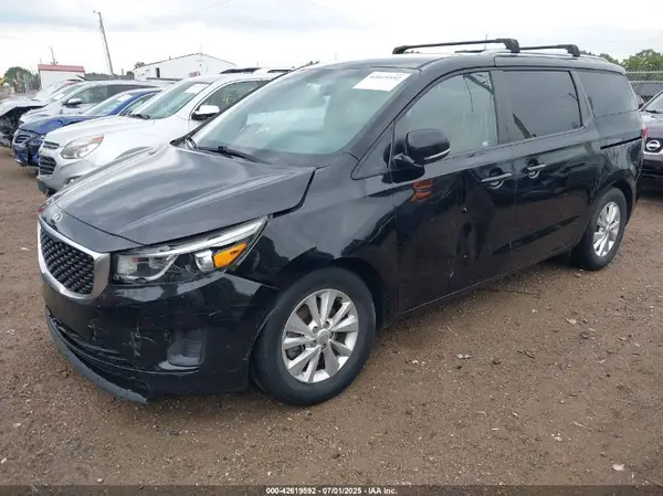 KNDMB5C13G6142234 2016 KIA SEDONA - Image 2