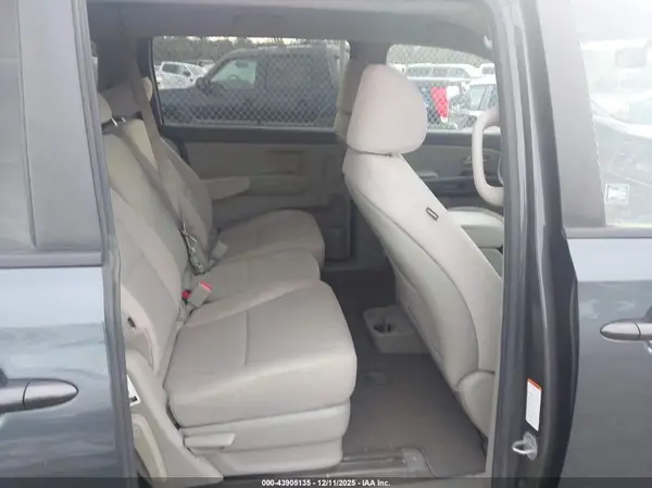 KNDMB5C13G6146476 2016 KIA SEDONA - Image 8