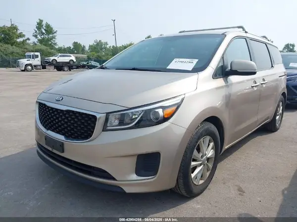 KNDMB5C13G6151872 2016 KIA SEDONA - Image 2