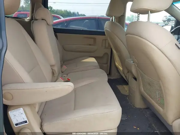 KNDMB5C13G6151872 2016 KIA SEDONA - Image 8
