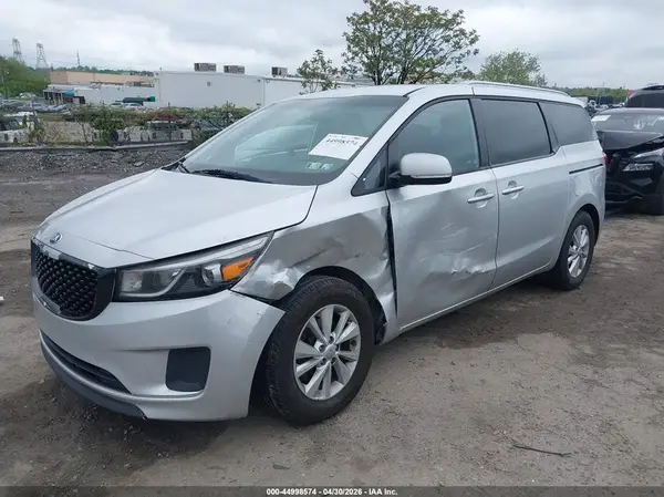 KNDMB5C13G6155890 2016 KIA SEDONA - Image 2