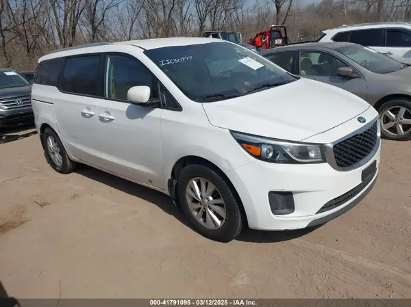 KNDMB5C13G6158076 2016 KIA SEDONA - Image 1