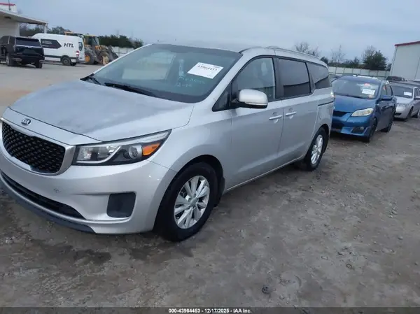 KNDMB5C13G6173404 2016 KIA SEDONA - Image 2