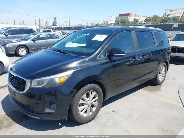 KNDMB5C13G6178411 2016 KIA SEDONA - Image 2
