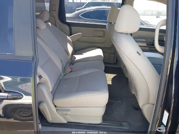 KNDMB5C13G6178411 2016 KIA SEDONA - Image 8