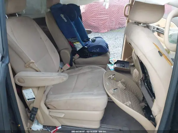 KNDMB5C13G6179784 2016 KIA SEDONA - Image 8