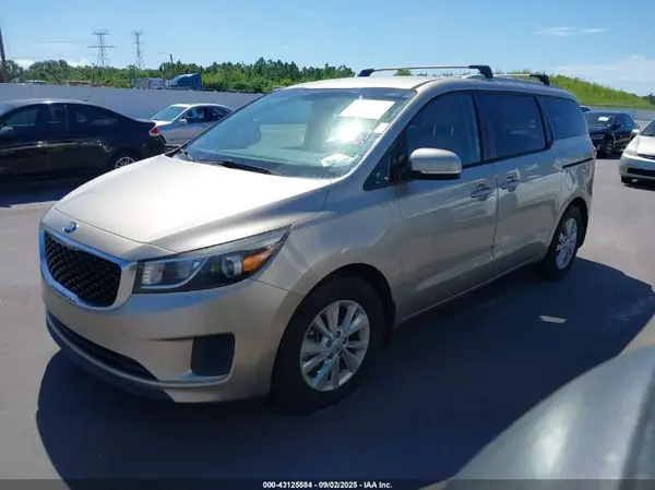 KNDMB5C13G6180109 2016 KIA SEDONA - Image 2