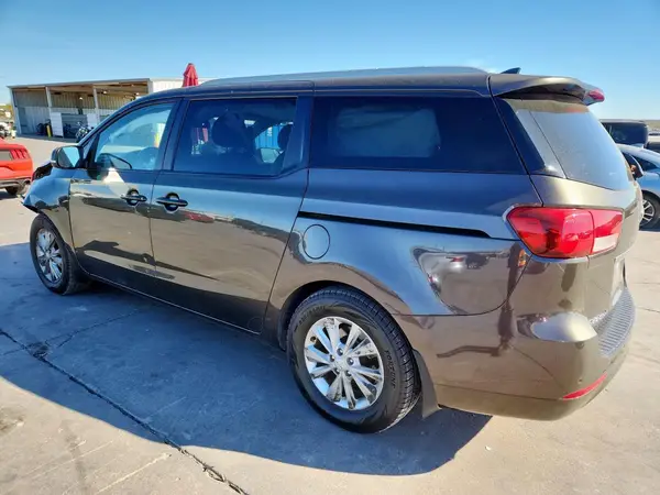 KNDMB5C13G6194592 2016 KIA SEDONA - Image 2