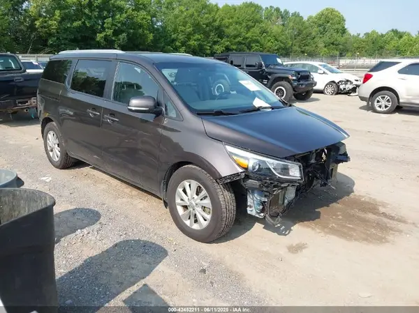 KNDMB5C13G6194625 2016 KIA SEDONA - Image 1