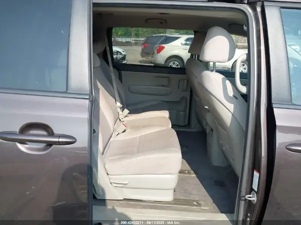 KNDMB5C13G6194625 2016 KIA SEDONA - Image 8