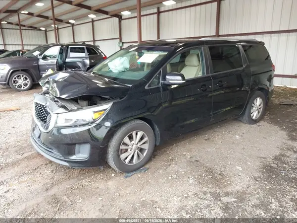 KNDMB5C13G6197623 2016 KIA SEDONA - Image 2