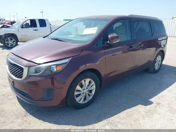 KNDMB5C13G6197668 2016 KIA SEDONA - Image 2