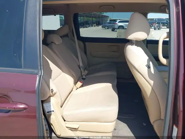 KNDMB5C13G6197668 2016 KIA SEDONA - Image 8