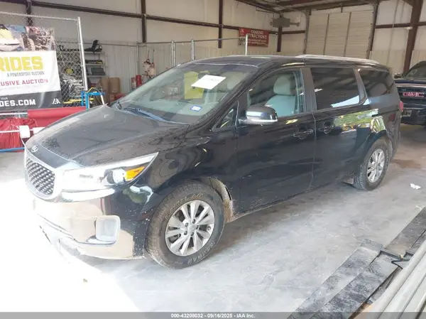 KNDMB5C13G6198335 2016 KIA SEDONA - Image 2