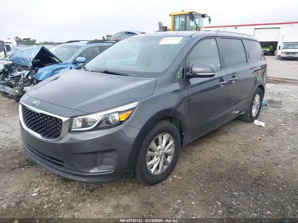 KNDMB5C13G6204425 2016 KIA SEDONA - Image 2