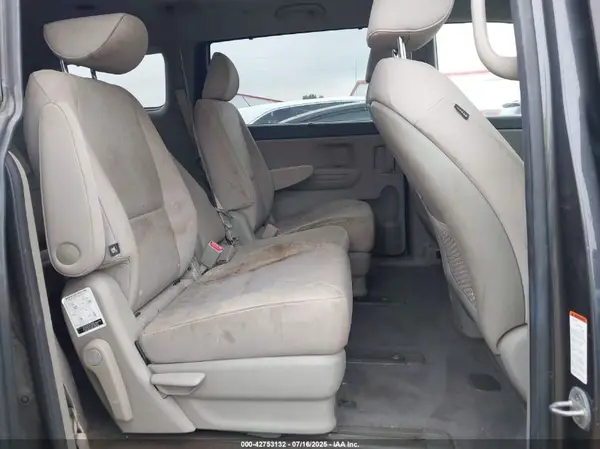 KNDMB5C13G6204425 2016 KIA SEDONA - Image 8