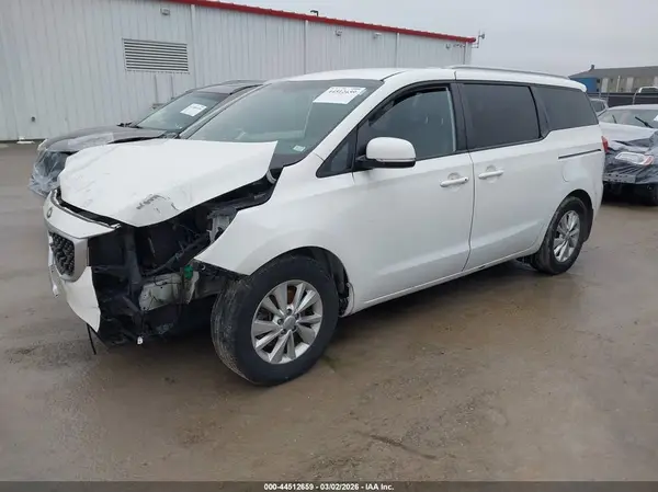 KNDMB5C13G6209429 2016 KIA SEDONA - Image 2