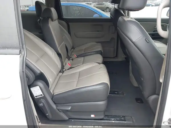 KNDMB5C13G6209429 2016 KIA SEDONA - Image 8