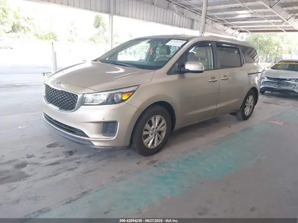 KNDMB5C13G6211455 2016 KIA SEDONA - Image 2