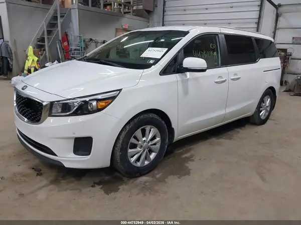 KNDMB5C13G6214100 2016 KIA SEDONA - Image 2