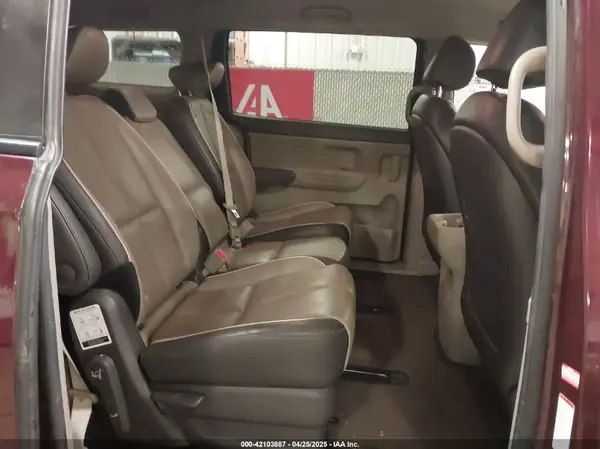 KNDMB5C13G6214114 2016 KIA SEDONA - Image 8