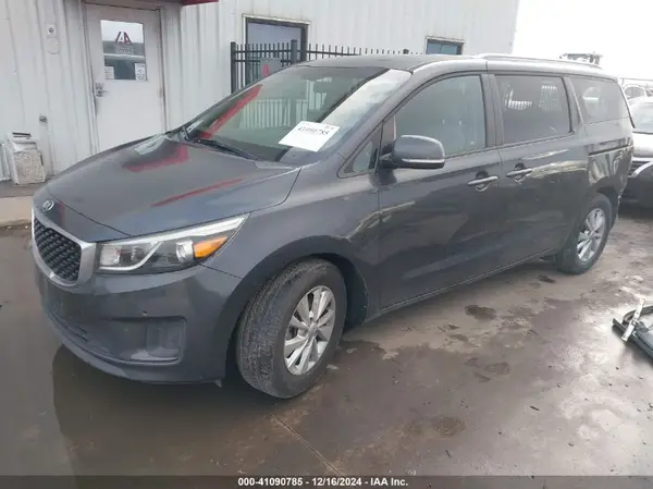 KNDMB5C13G6215893 2016 KIA SEDONA - Image 2