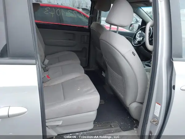 KNDMB5C13G6231043 2016 KIA SEDONA - Image 8