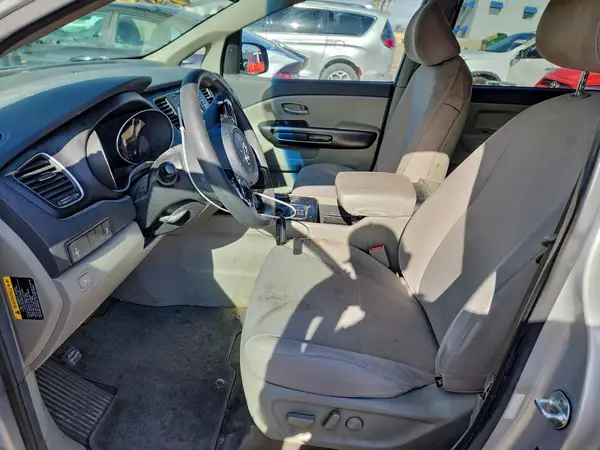 KNDMB5C13H6218360 2017 KIA SEDONA - Image 8