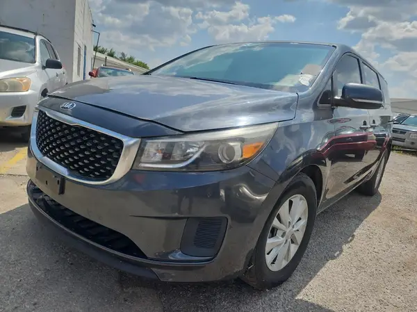 KNDMB5C13H6218682 2017 KIA SEDONA - Image 2