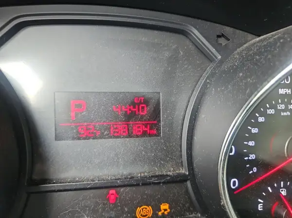 KNDMB5C13H6218682 2017 KIA SEDONA - Image 8